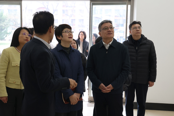 西城區(qū)政協(xié)副主席涂云國帶隊赴北自所調(diào)研